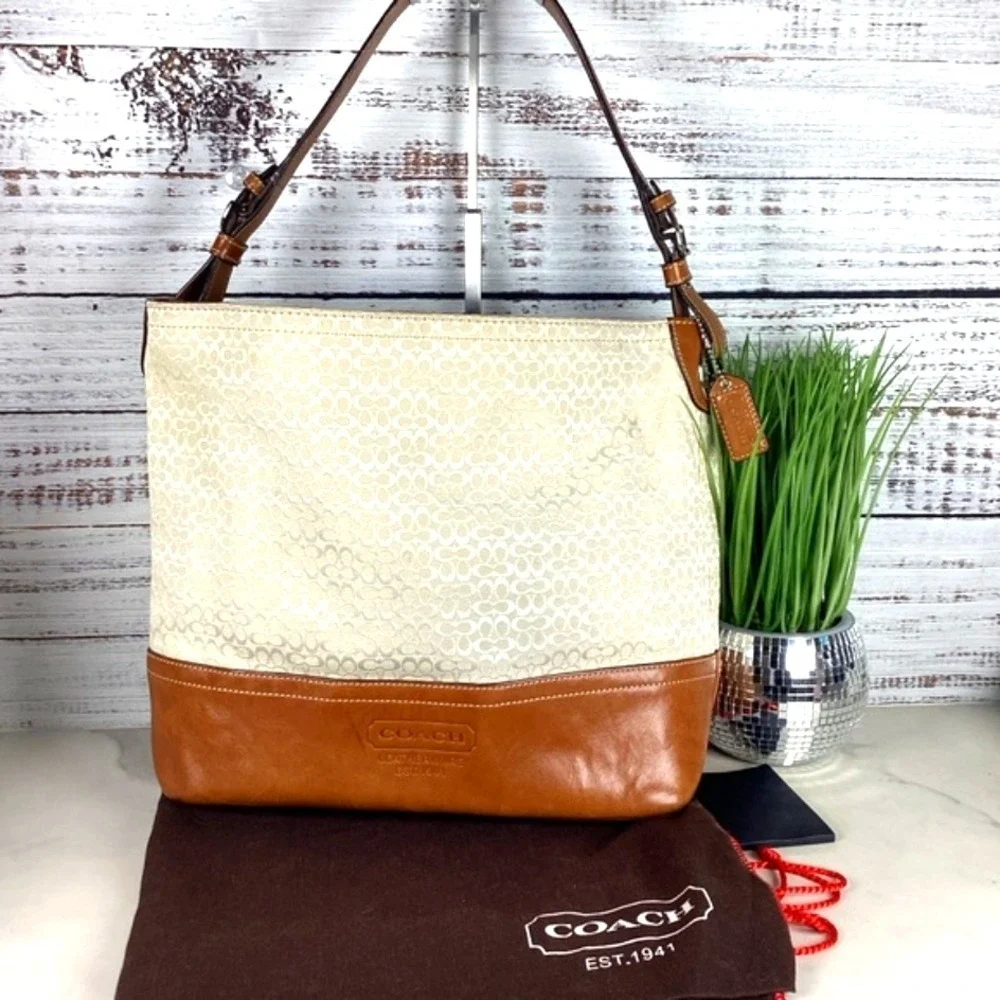 Coach F11666 Y2K Vintage Signature Tan and‎ Cream Shoulder Bag Leather Canvas